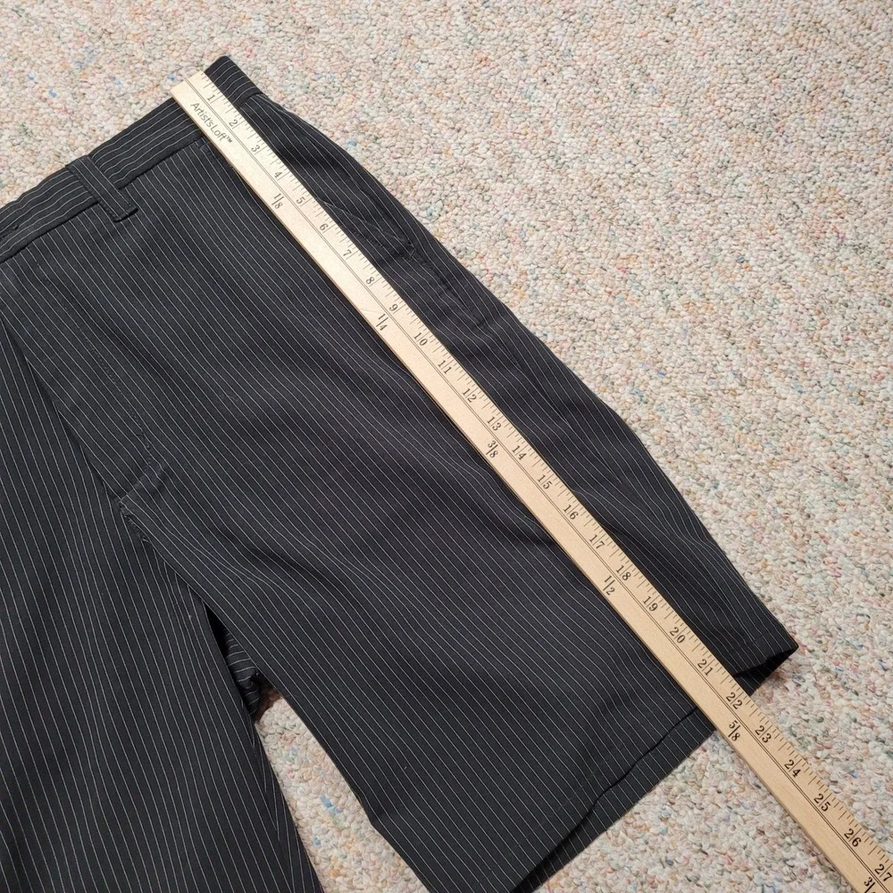 Travis Mathew Golf Shorts Mens 34 Black Pinstripe Performance Stretch Flat Front
